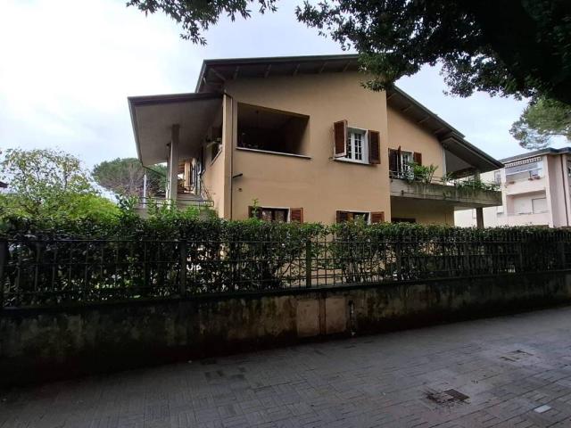 Appartamento in vendita a Poggioletto, Marina Di Massa
