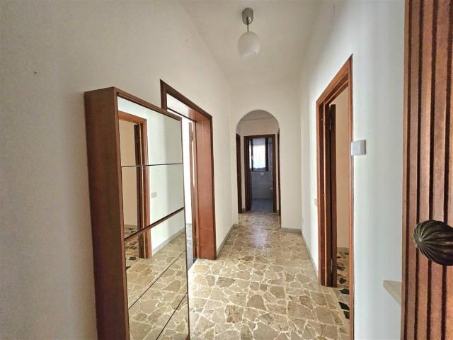 Appartamento in vendita a Marina di Massa, Marina Di Massa