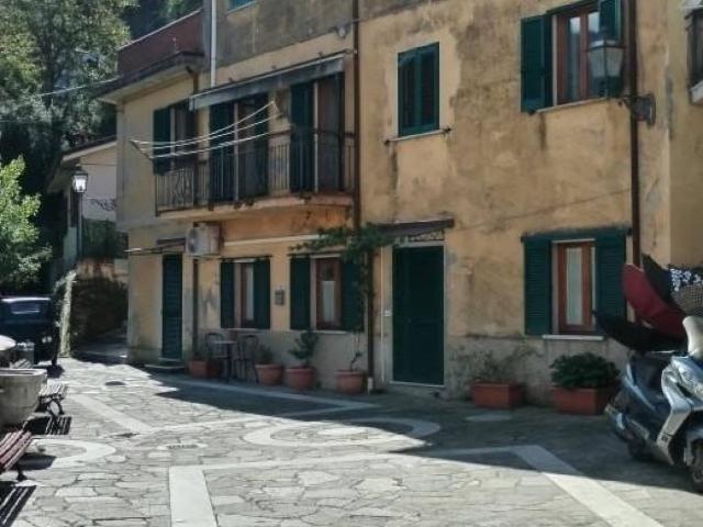 Appartamento in vendita a Ca' di Cecco, Marina Di Massa