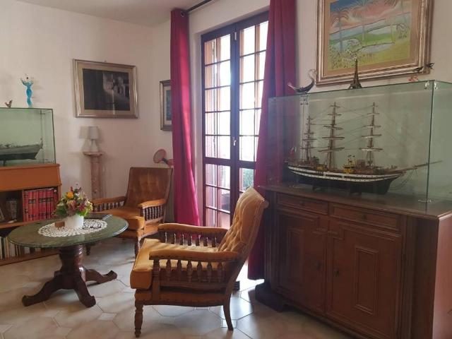 Appartamento in vendita a Quercioli, Marina Di Massa