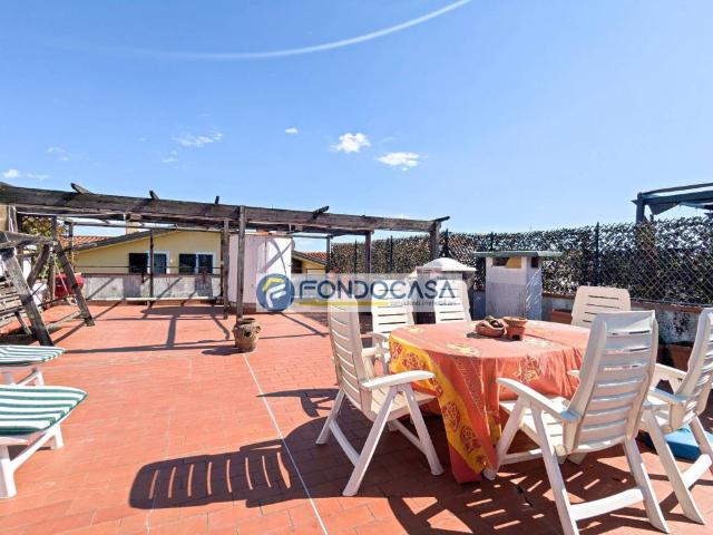 Appartamento in vendita a Marina di Massa, Marina Di Massa