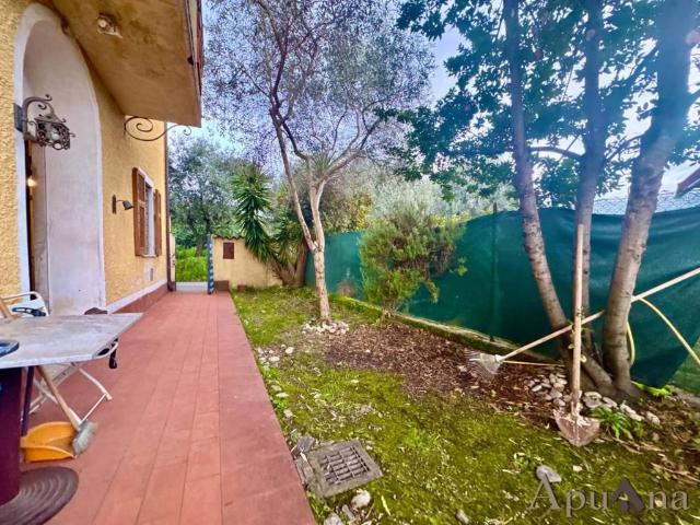 Appartamento in vendita a Poggiolo, Marina Di Massa