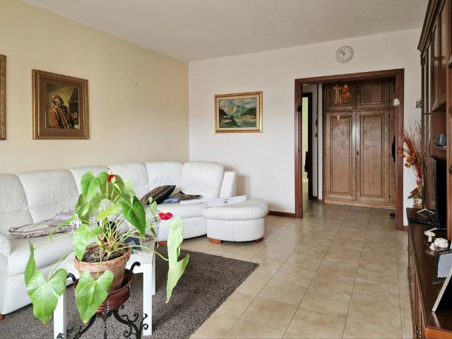 Appartamento in vendita a Marina Di Massa, Toscana