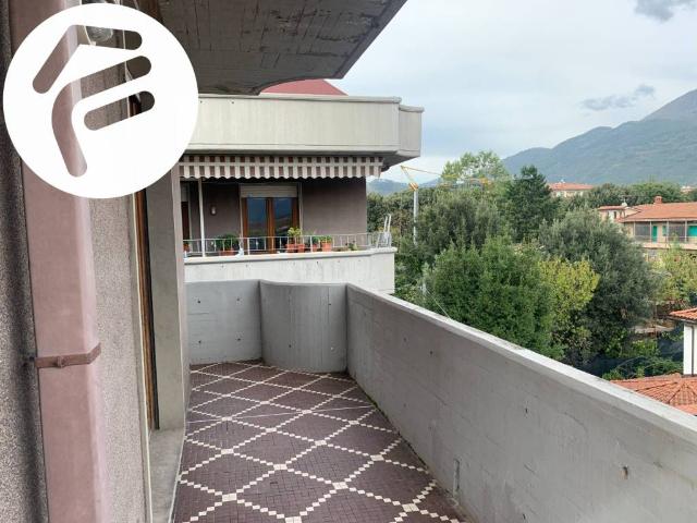 Appartamento in vendita a Poggioletto, Marina Di Massa