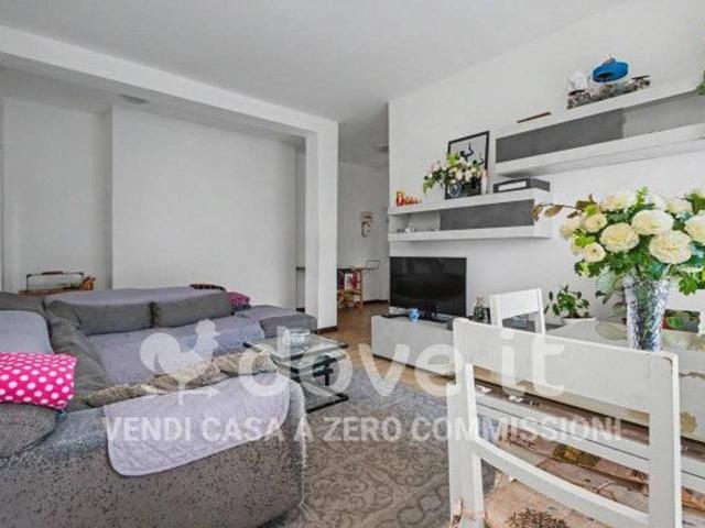 Appartamento in vendita a Meda, Lombardia