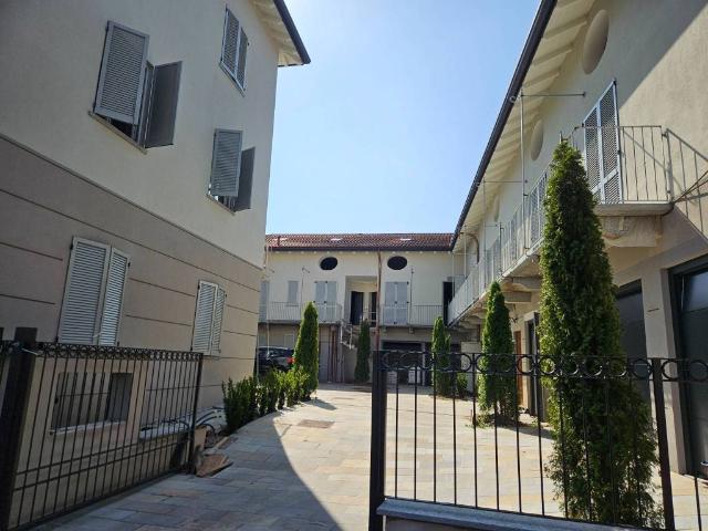 Appartamento in vendita a Meda, Lombardia
