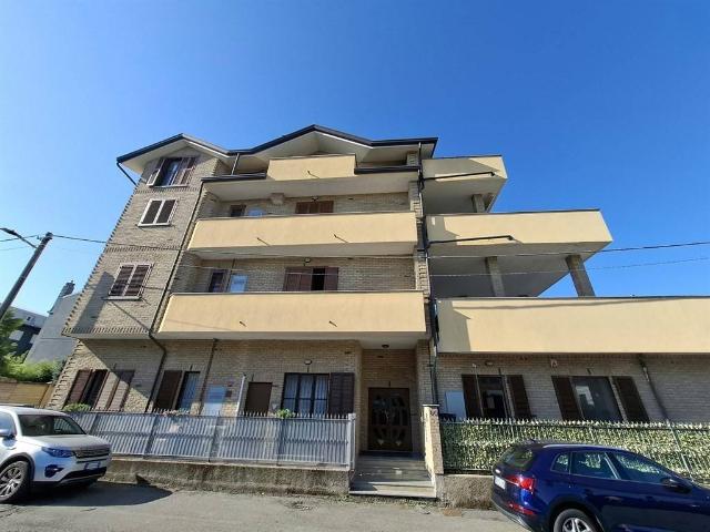 Appartamento in vendita a Meda, Lombardia