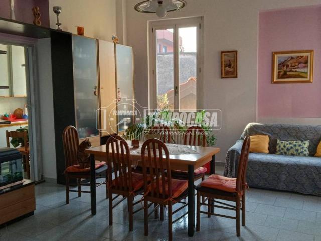 Appartamento in vendita a Meda, Lombardia