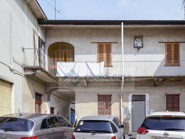 Appartamento in vendita a Meda, Lombardia