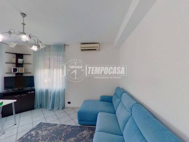 Appartamento in vendita a Meda, Lombardia