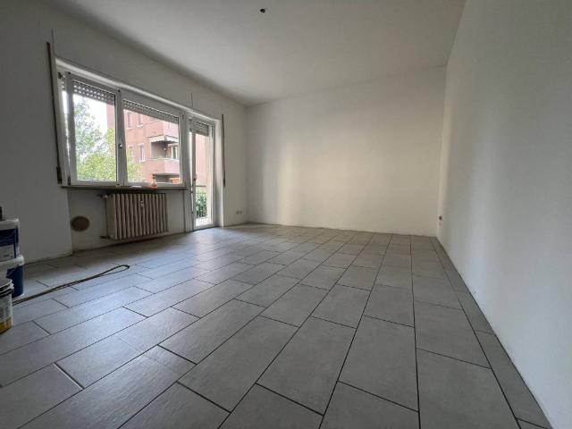 Appartamento in vendita a Meda, Lombardia
