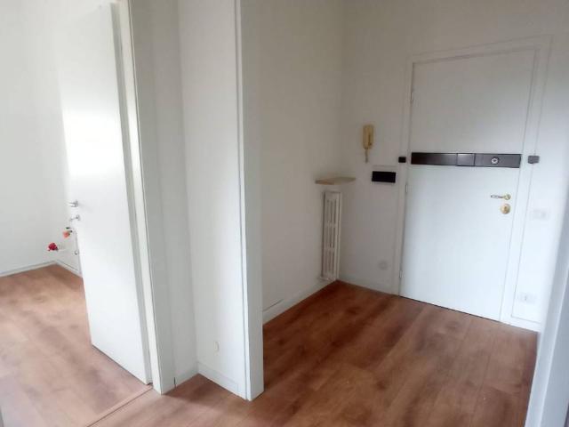 Appartamento in vendita a Meda, Lombardia