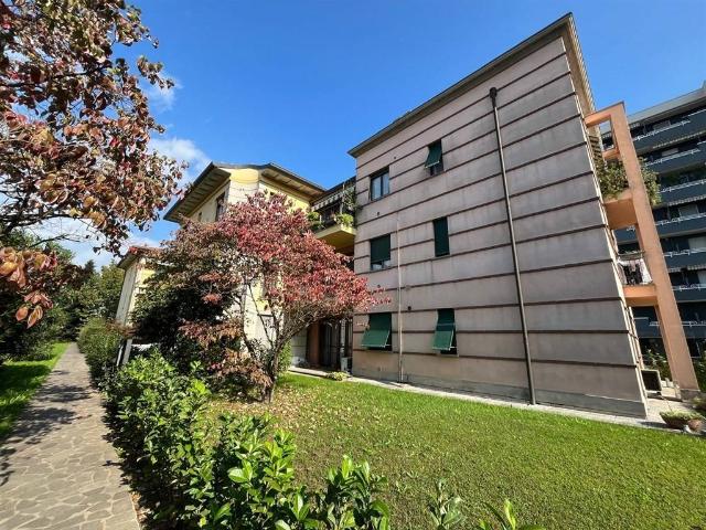 Appartamento in vendita a Meda, Monza e della Brianza