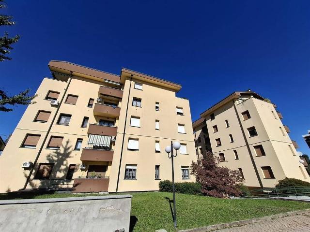 Appartamento in vendita a Meda, Lombardia