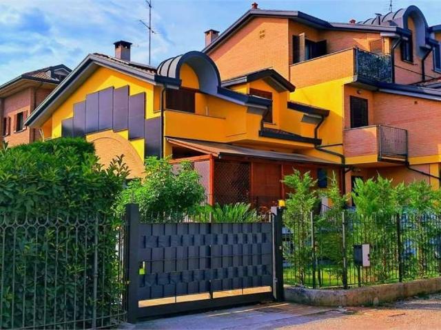 Appartamento in vendita a Meda, Lombardia