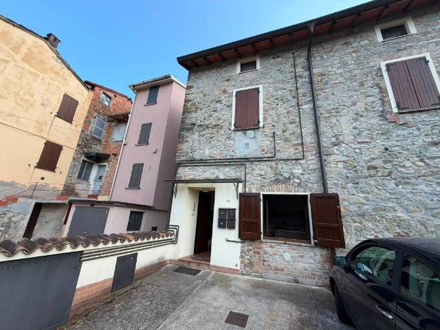 Appartamento in vendita a Medesano, Ramiola