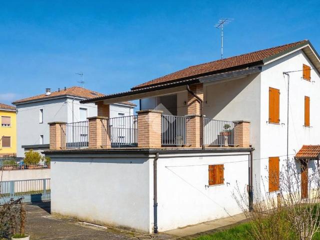 Villa Indipendente in vendita a Medesano