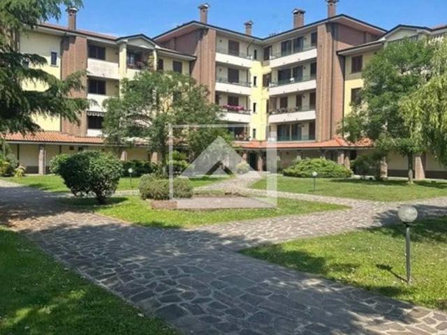 Appartamento in vendita a Mediglia, Lombardia