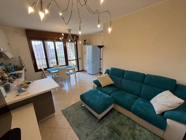 Appartamento in vendita a Mediglia, Lombardia