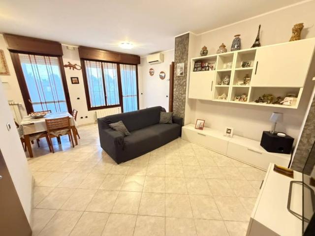 Appartamento in vendita a Mediglia, Lombardia