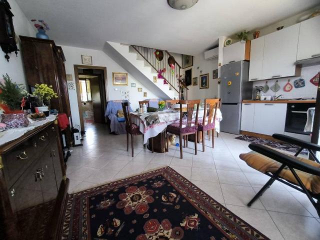 Appartamento in vendita a Mombretto, Mediglia