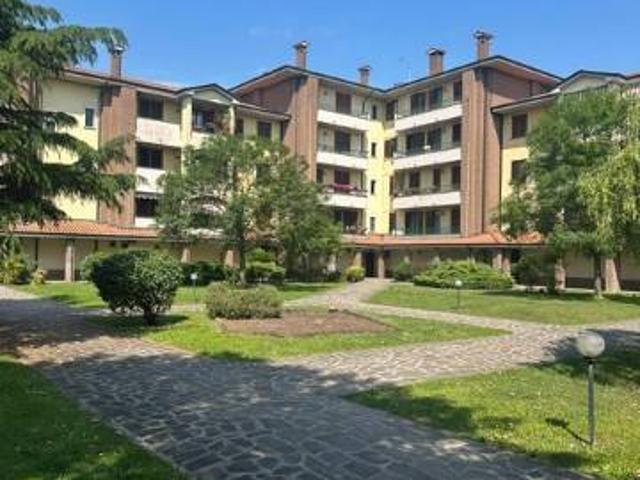 Appartamento in vendita a Mediglia, Lombardia