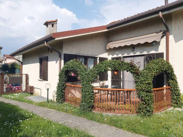 Appartamento in vendita a Medolago, Lombardia