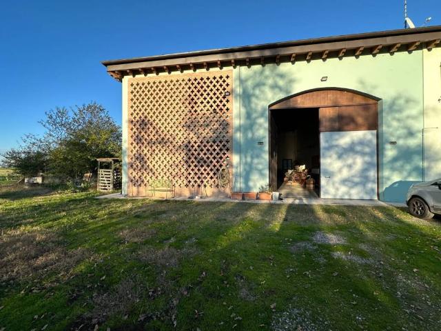Villa Indipendente in vendita a Medolla, Modena