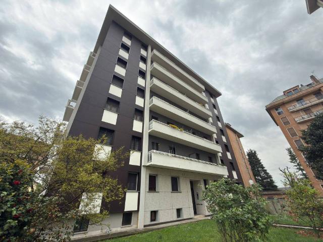 Appartamento in vendita a Melegnano, Lombardia