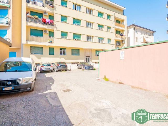 Appartamento in vendita a Melegnano, Lombardia