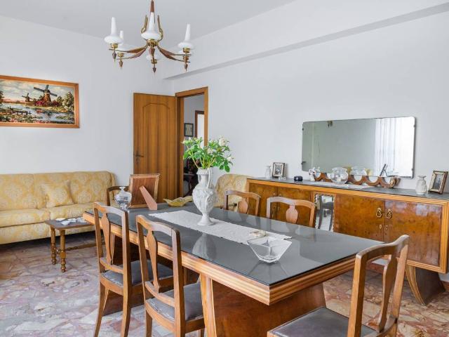 Appartamento in vendita a Calabria, Reggio Calabria