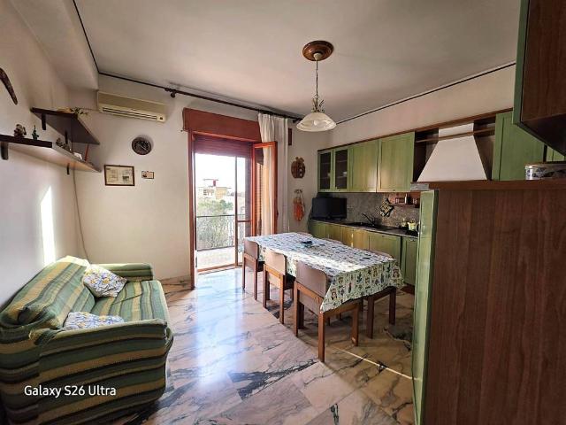 Appartamento in vendita a Calabria, Reggio Calabria