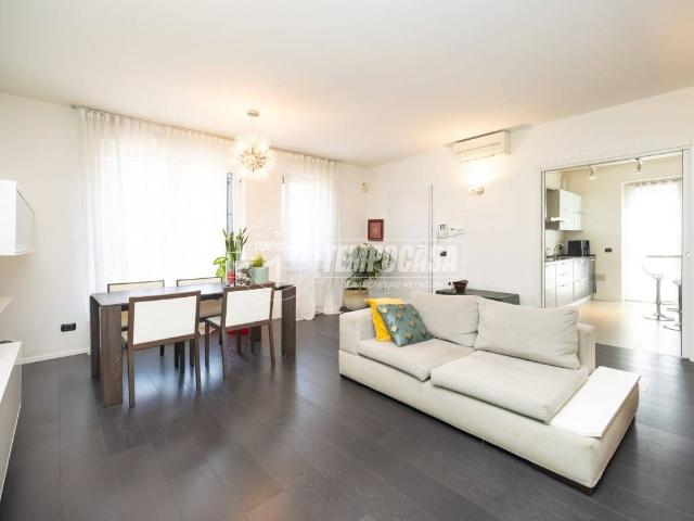 Appartamento in vendita a Melzo, Lombardia