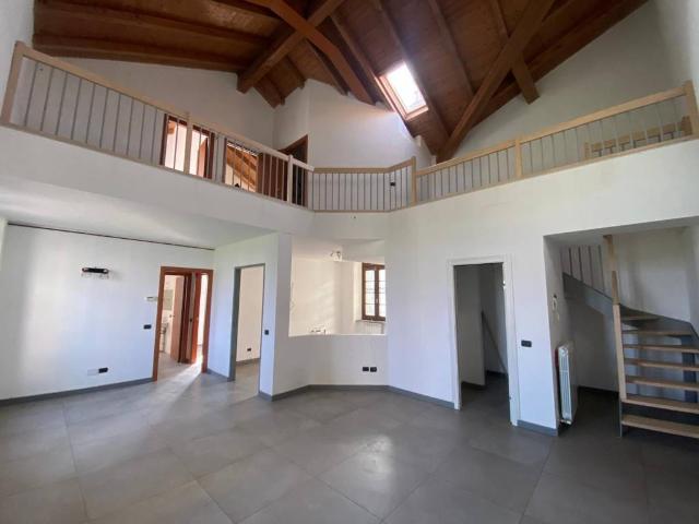 Appartamento in vendita a Sartirana, Merate