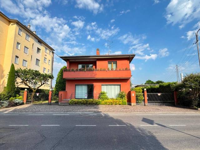 Appartamento in vendita a Pagnano, Merate