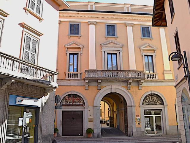 Appartamento in vendita a Novate Brianza, Merate
