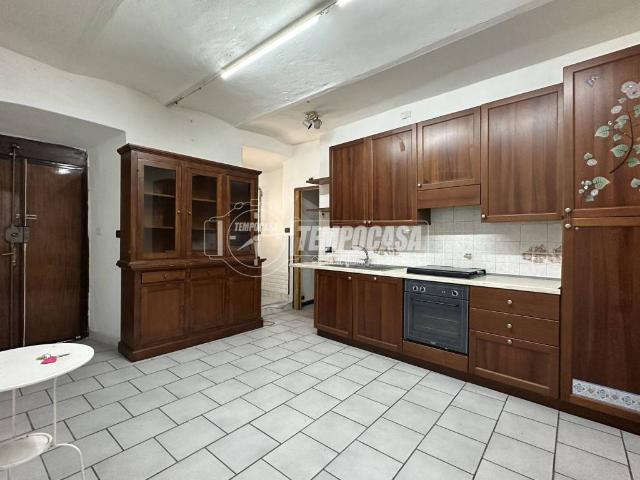 Appartamento in vendita a Merate, Lombardia