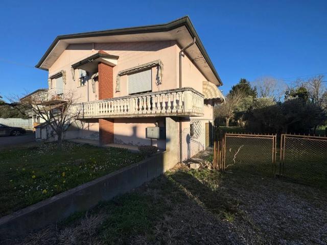 Villa Indipendente in vendita a Merlara, Veneto
