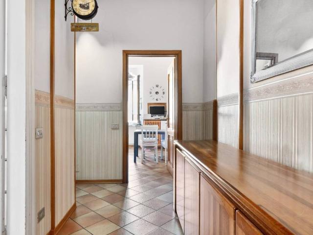 Appartamento in vendita a Mojana, Merone