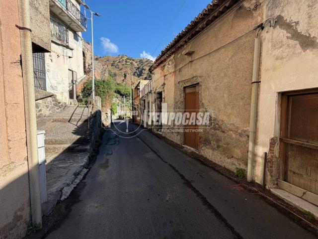 Appartamento in vendita a Tipoldo, Messina