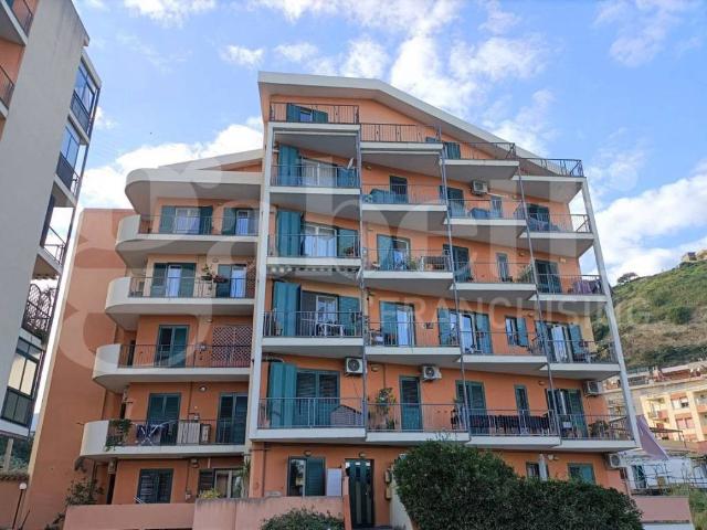Appartamento in vendita a Valle degli Angeli, Messina