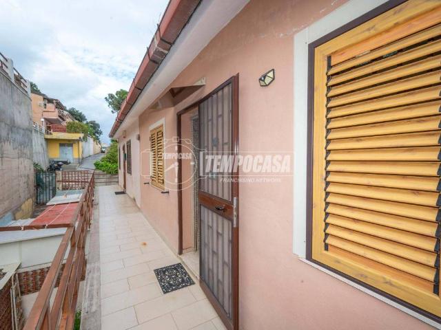 Appartamento in vendita a Acqualadroni, Messina