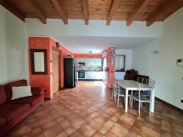 Appartamento in vendita a Mezzago, Lombardia