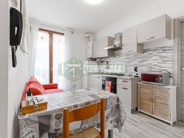 Appartamento in vendita a Mezzago, Lombardia