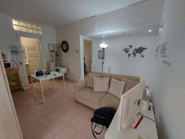 Appartamento in vendita a Mezzago, Lombardia
