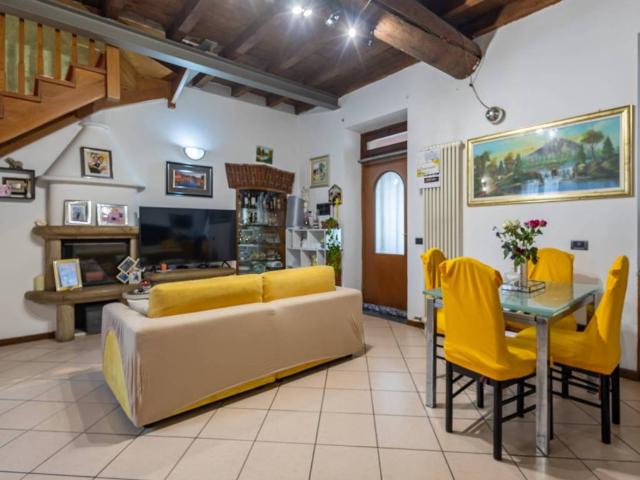Appartamento in vendita a Mezzago, Lombardia