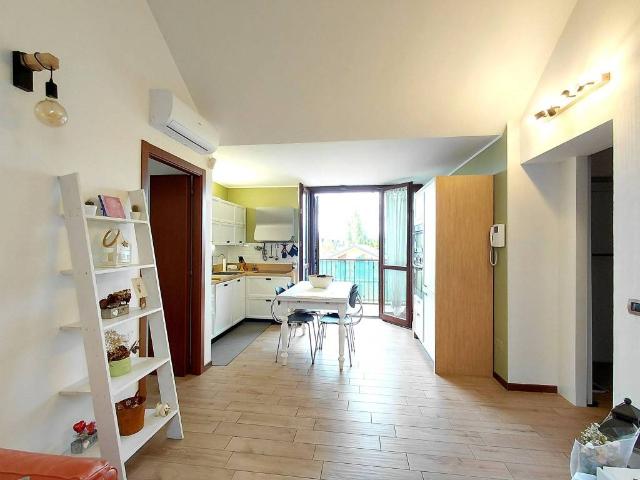 Appartamento in vendita a Mezzago, Lombardia