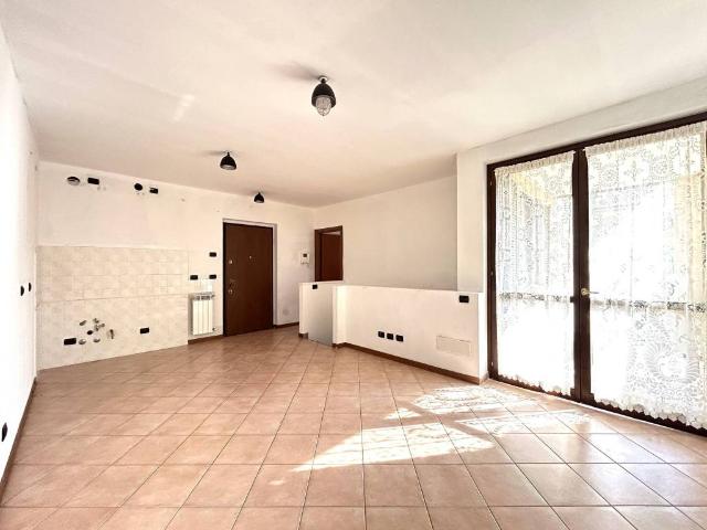 Appartamento in vendita a Mezzago, Lombardia