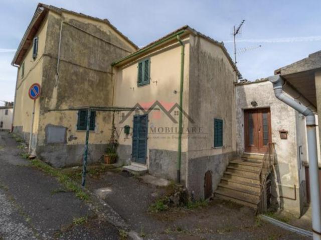 Appartamento in vendita a Larderello, Toscana