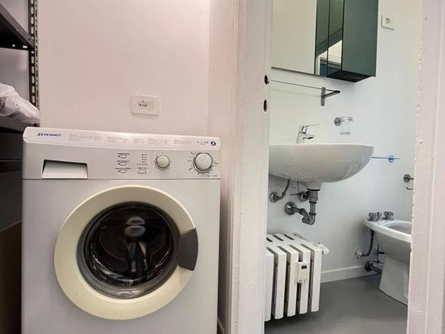 Appartamento in vendita a Lorenteggio, Milano